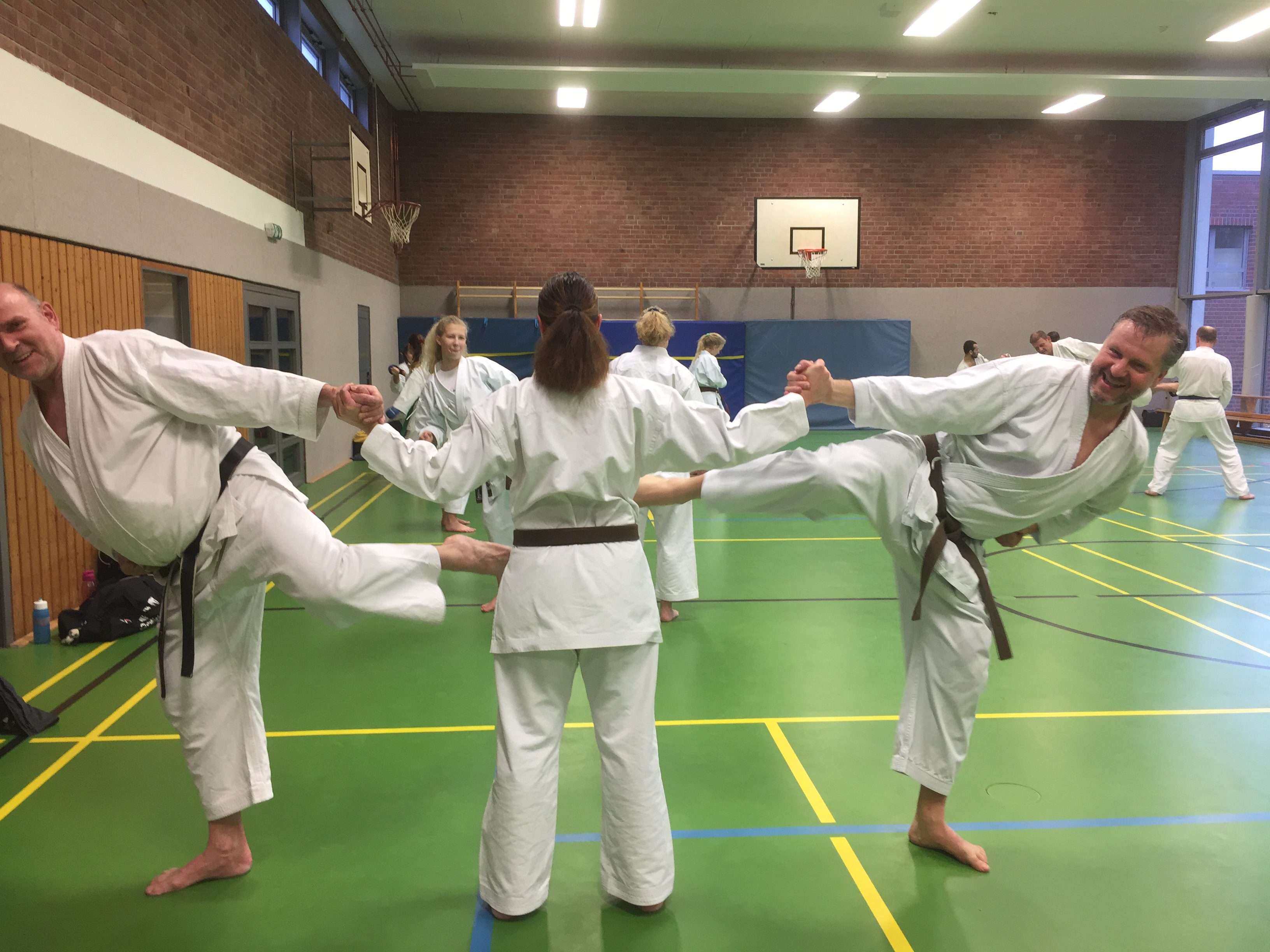 Gelungener Jahresabschluss und bunter Gürteltausch beim RSV-Toshima Karate